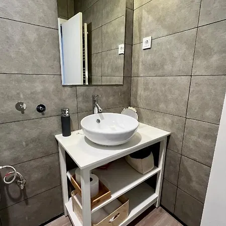 Acogedor Atico En El Centro Con Parking Bajo Reserva *